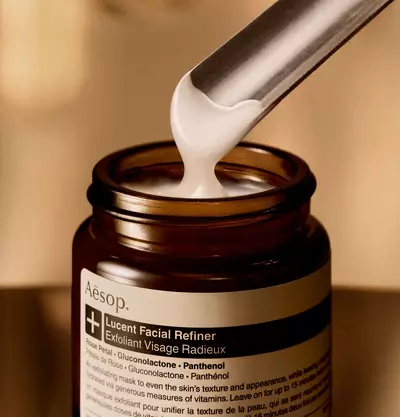 How to apply Exfoliant Visage Radieux