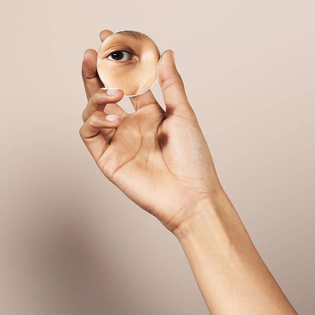 Image de peau delicate des yeux